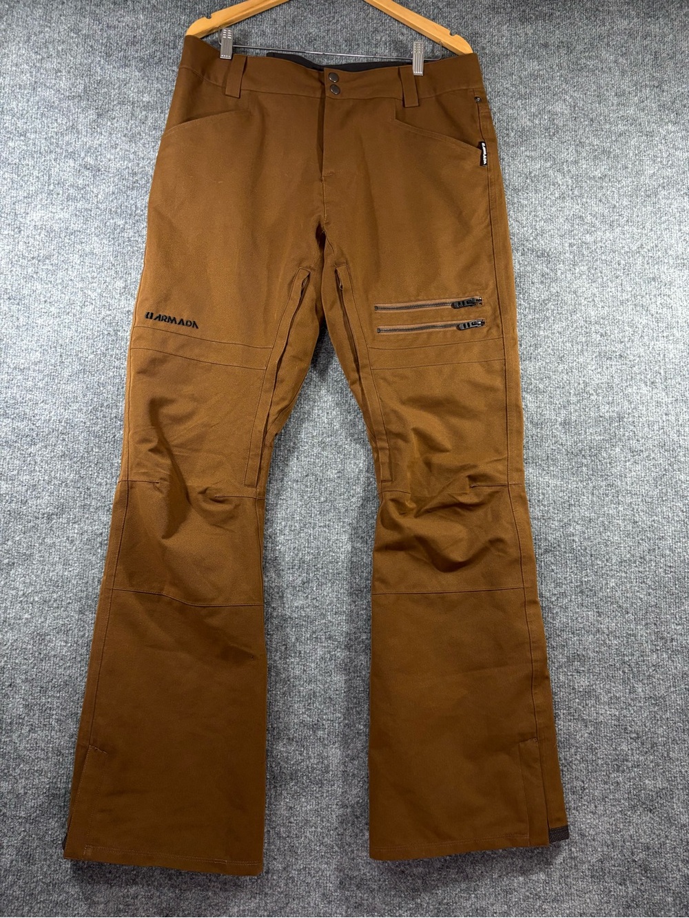 Armada Men's Cargo Pants in Warm Brown size L